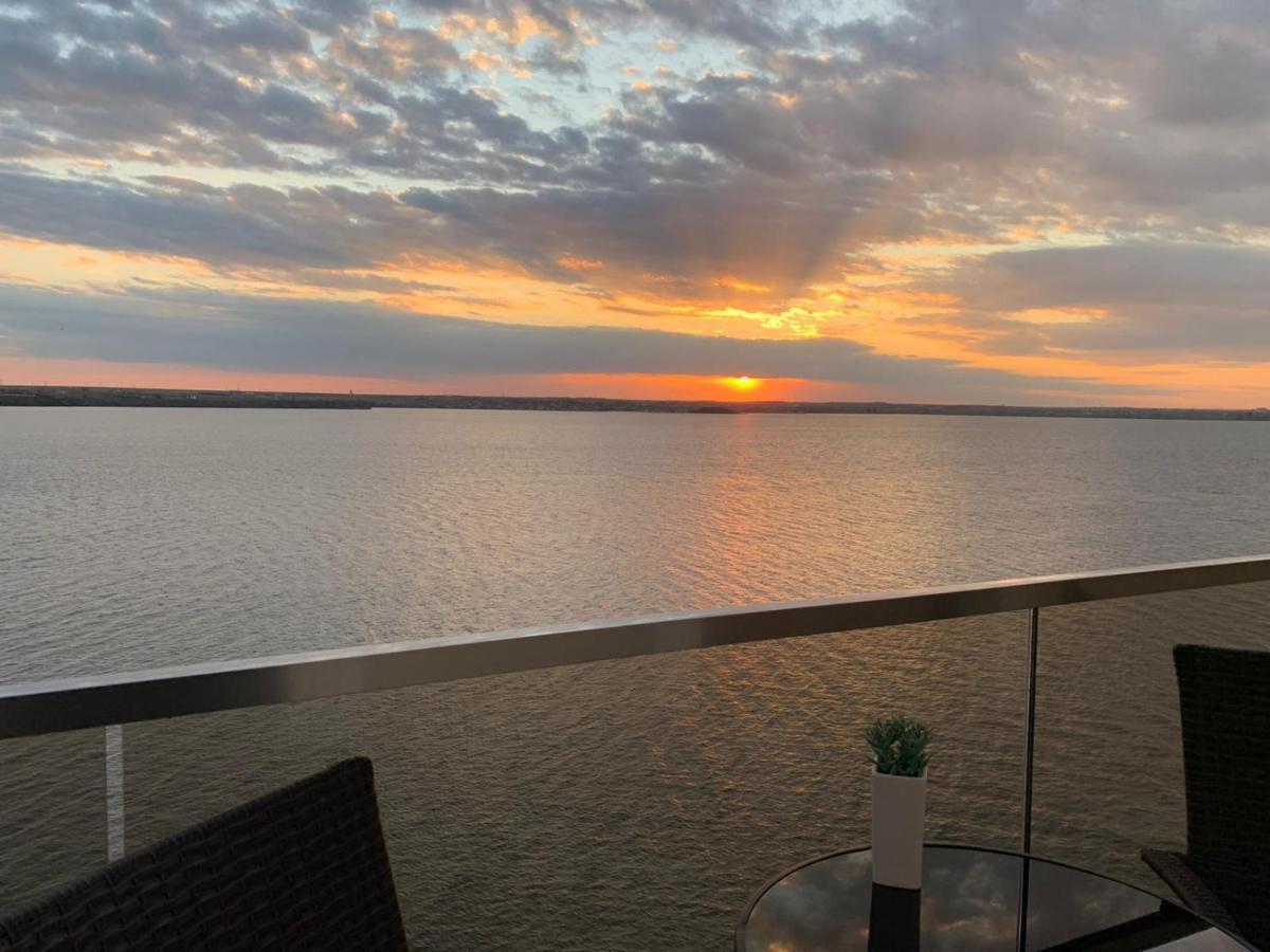 Apartment Sunset Lake View Mamaia Exteriör bild